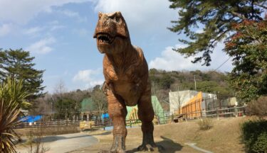岡崎市東公園　恐竜　ティラノサウルス